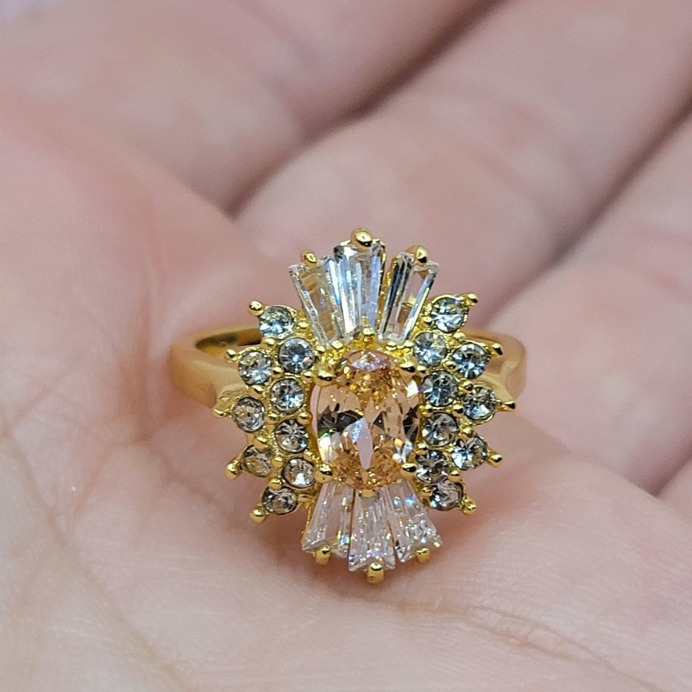 5/$21 🦉 Gold and White Cz Sunshine Ring New Without Tags Size 5